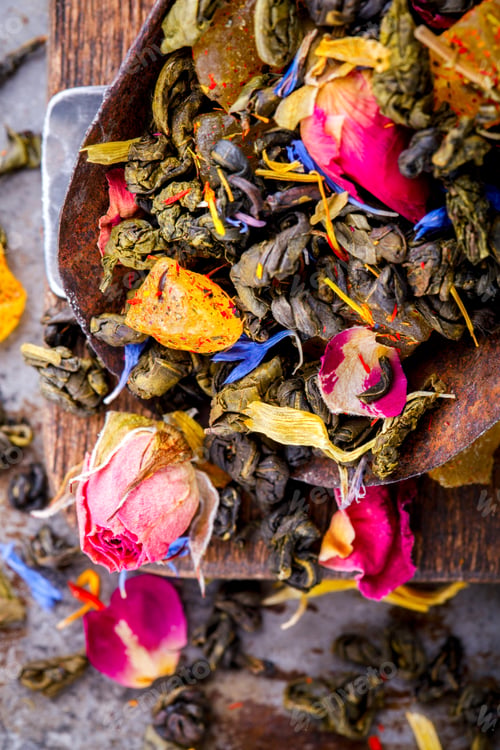 Preview: Dry Tea on the basis of Green with fruits and rose petals