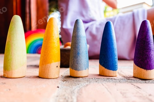 Preview: In montessori education simple materials are used, made of wood and that allow creative play.