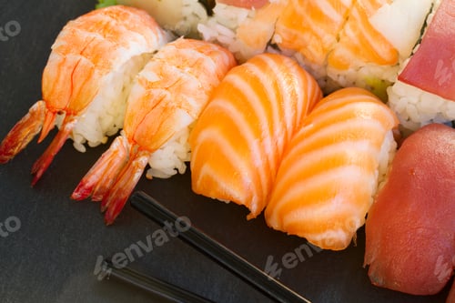 Preview: lunch with sushi dish
