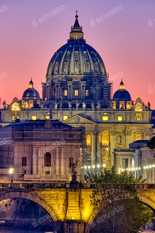 Preview: The St. Peters Basilica in the Vatican City