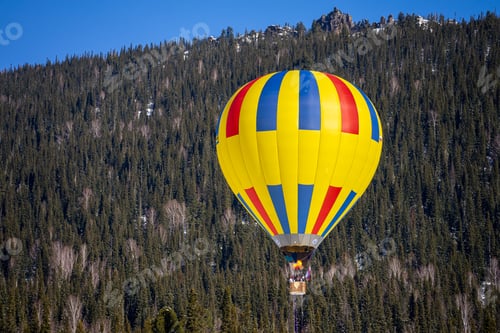 Preview: yellow balloon