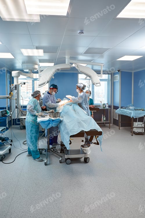 Preview: Behind the doors of the operating room, equipment and medical devices in the modern operating room.