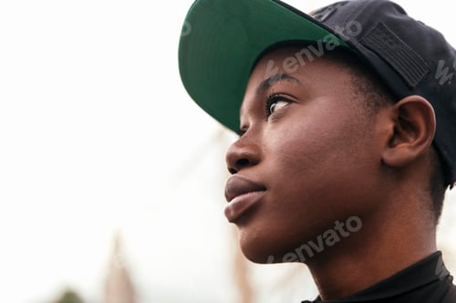 Preview: cool african american woman wearing a cap