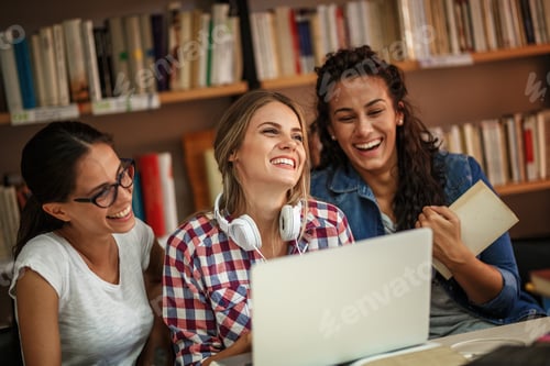 Preview: Students in the library