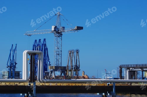 Preview: Bunch of industrial equipment at an oil refinery plant