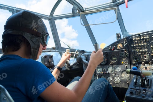 Preview: Teenager boy pilot