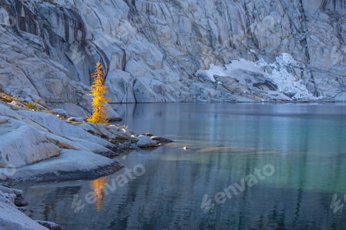 Preview: Alpine lake