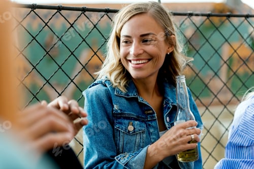 Preview: Smiling woman