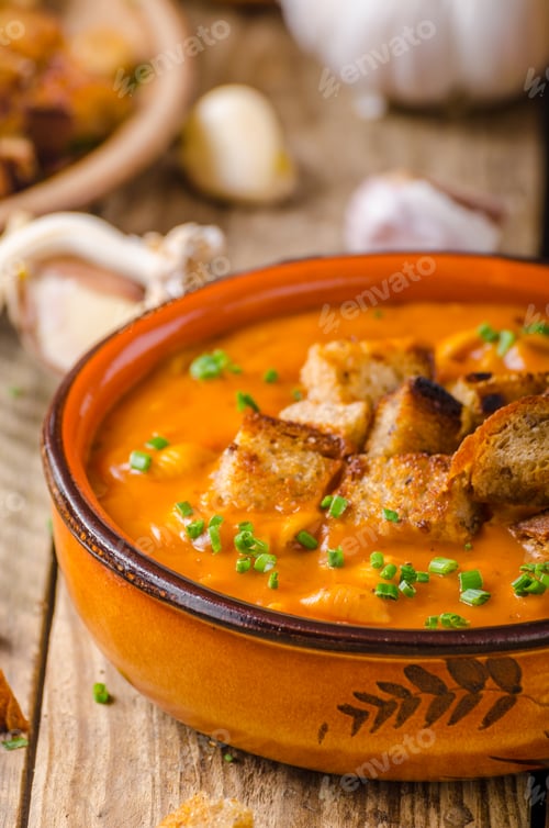 Preview: Goulash soup with croutons