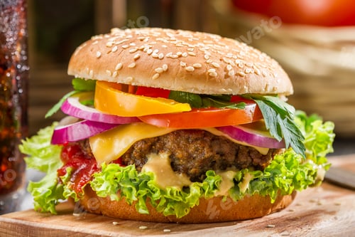 Preview: Closeup of homemade hamburger with fresh vegetables