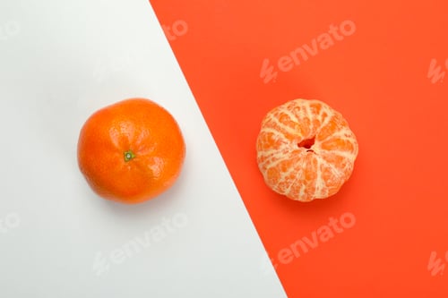 Preview: Tasty fresh mandarins on two tone background