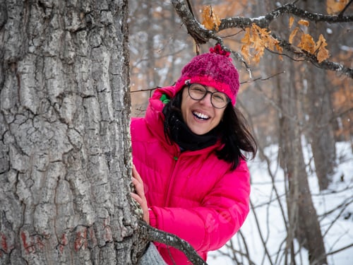 Preview: Happy in the snow