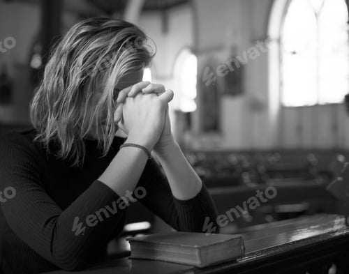 Preview: Woman praying in the church grayscale