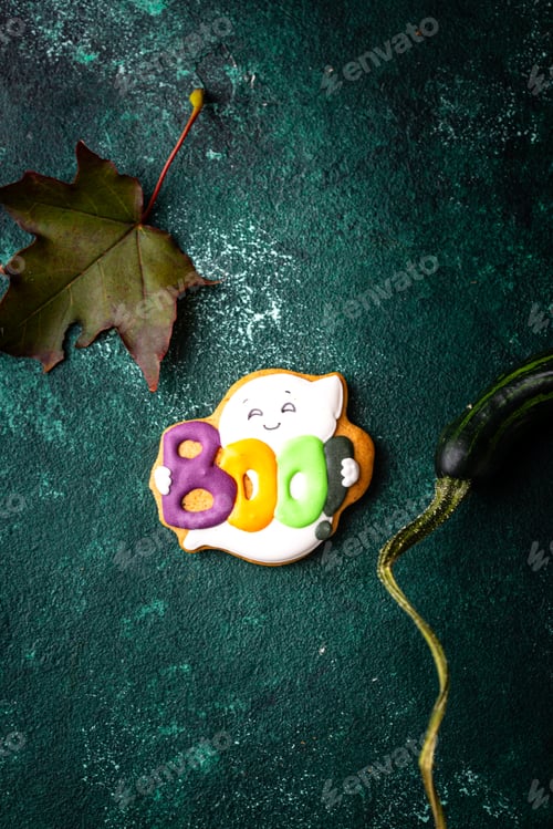 Preview: Halloween cookies in shape of ghost, jack-o-lantern and skull