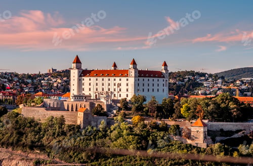 Preview: Beautiful shot of Bratislava Castle in Slovakia