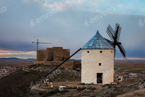 Preview: View of a traditional windmill in Molinos de Viento de Consuegra, Spain