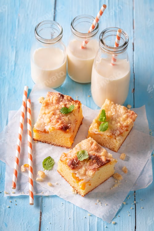 Preview: Sweet and delicious peach cake made of seasonal fruits.