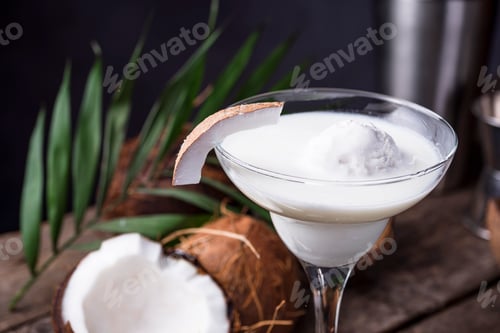 Preview: Coconut Margarita cocktail with ice cream