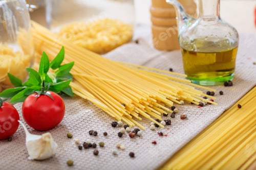 Preview: Raw spagetti pasta with vegetables
