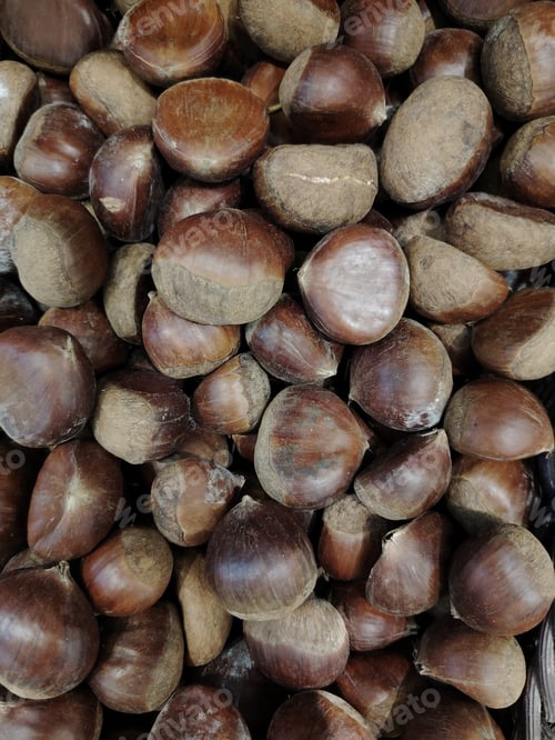 Preview: Close-up raw chestnut in the farmer's market