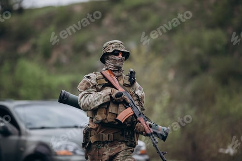 Preview: Armed Ukrainian soldier at the range