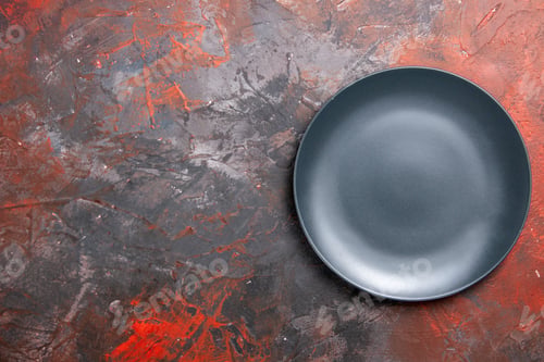 Preview: Horizontal view of empty black plate