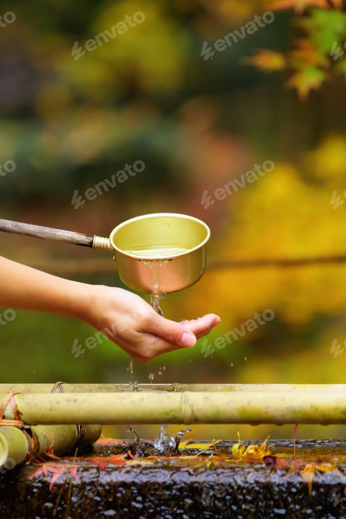 Preview: Purification fountain in Japanese temple