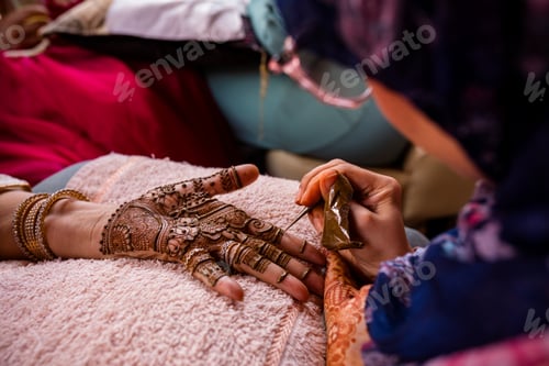 Preview: Henna reddish dye powdered leaves tree Egyptian Asian Indian Muslims Weddings