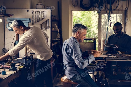 Preview: Men working in a workshop
