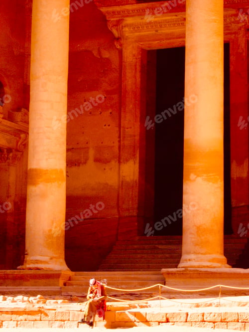 Preview: Sunlit Petra