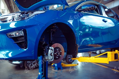 Preview: Vehicle with removed wheel on lift, car service