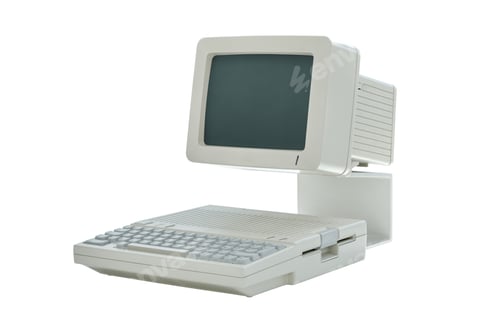 Preview: Old vintage desktop computer from the eighties with integrated monitor and keyboard isolated