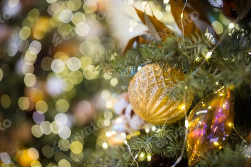 Preview: Christmas tree decoration in the holiday season