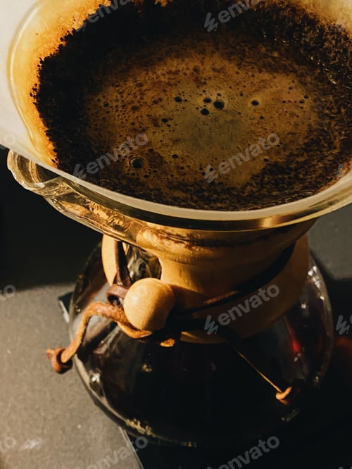 Preview: Vertical shot of a filtered coffee