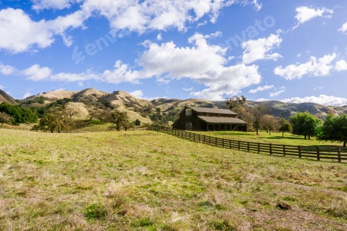 Preview: Old barn on the hills of East San Francisco Bay