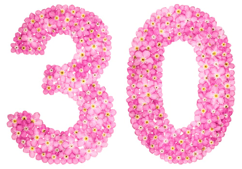Vista previa: Arabic numeral 30, thirty, from pink forget-me-not flowers, isolated on white background
