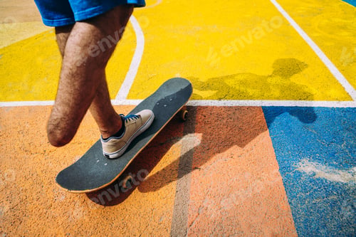 Preview: amputated skater spending time at the skatepark