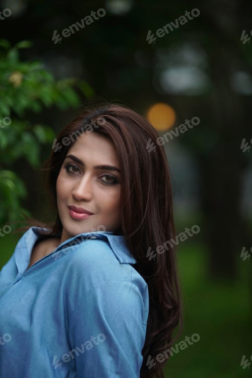 Preview: Urban beautiful girl