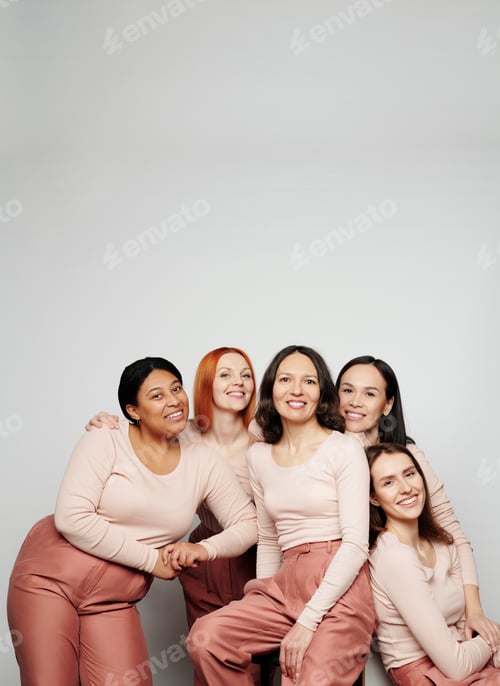 Preview: Women with different skins
