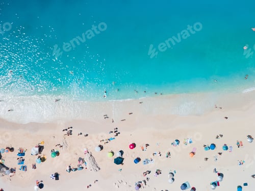 Visualização: vista aérea da praia de Porto Katsiki na ilha de lefkada
