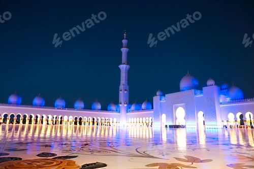 Preview: Sheikh Zayed Mosque at night. United Arab Emirates