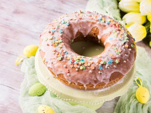 Preview: Easter cake with sugar frosting decorative eggs