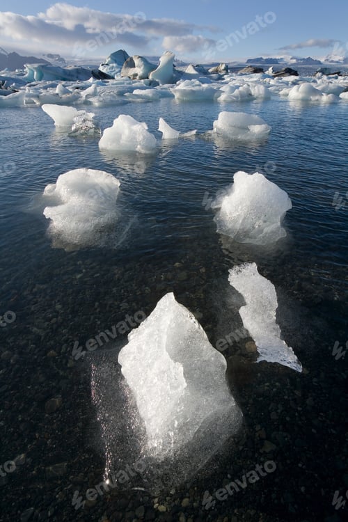 Preview: Glacial ice in Jokulsarlon lagoon in the south of Iceland
