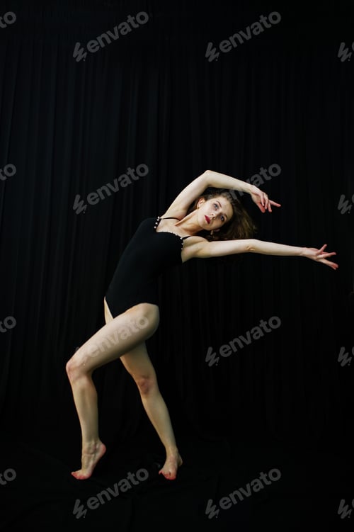 Preview: Girl dancer
