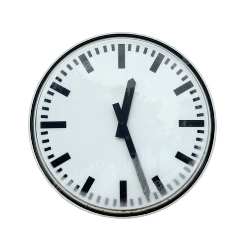Preview: Grungy station clock