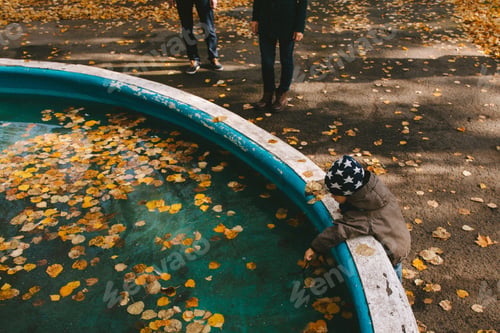 Preview: autumn family walk in park