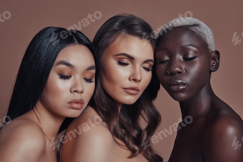 Preview: Pure feminine beauty.