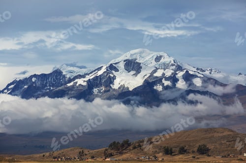 Preview: Mountains in Bolivia