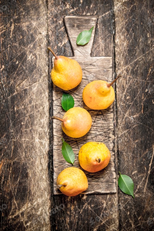 Preview: Fresh pear.