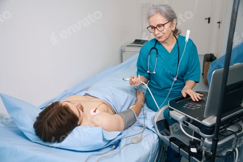 Preview: Young man on a consultation with a cardiologist